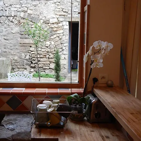 Feriehus Romantic House, Enclosed Garden, Pool *
