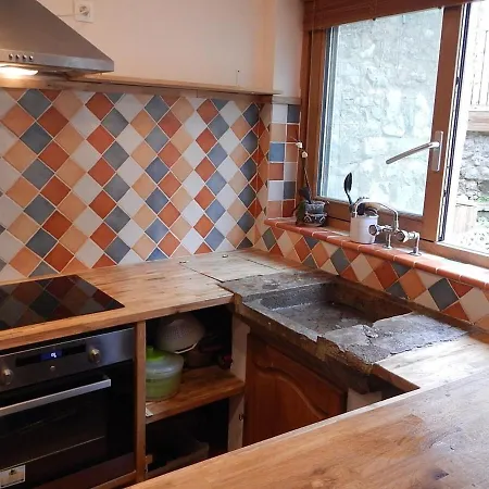 Romantic House, Enclosed Garden, Pool Feriehus