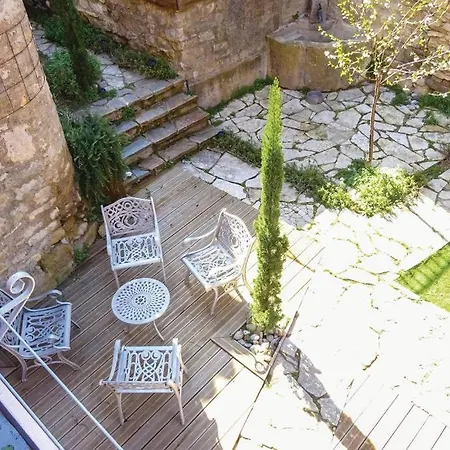 Feriehus Romantic House, Enclosed Garden, Pool *