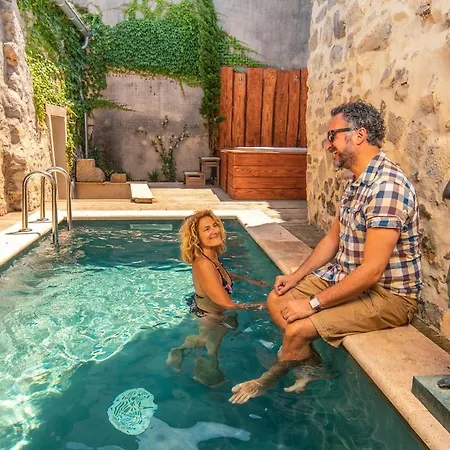 Romantic House, Enclosed Garden, Pool