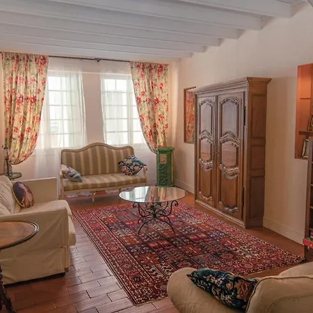 Romantic House, Enclosed Garden, Pool
