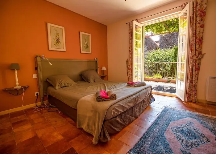 Romantic House, Enclosed Garden, Pool Casa de Férias