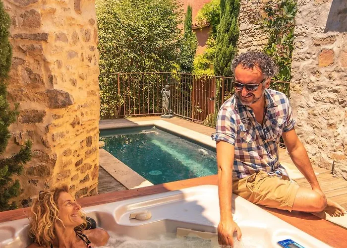 Romantic House, Enclosed Garden, Pool